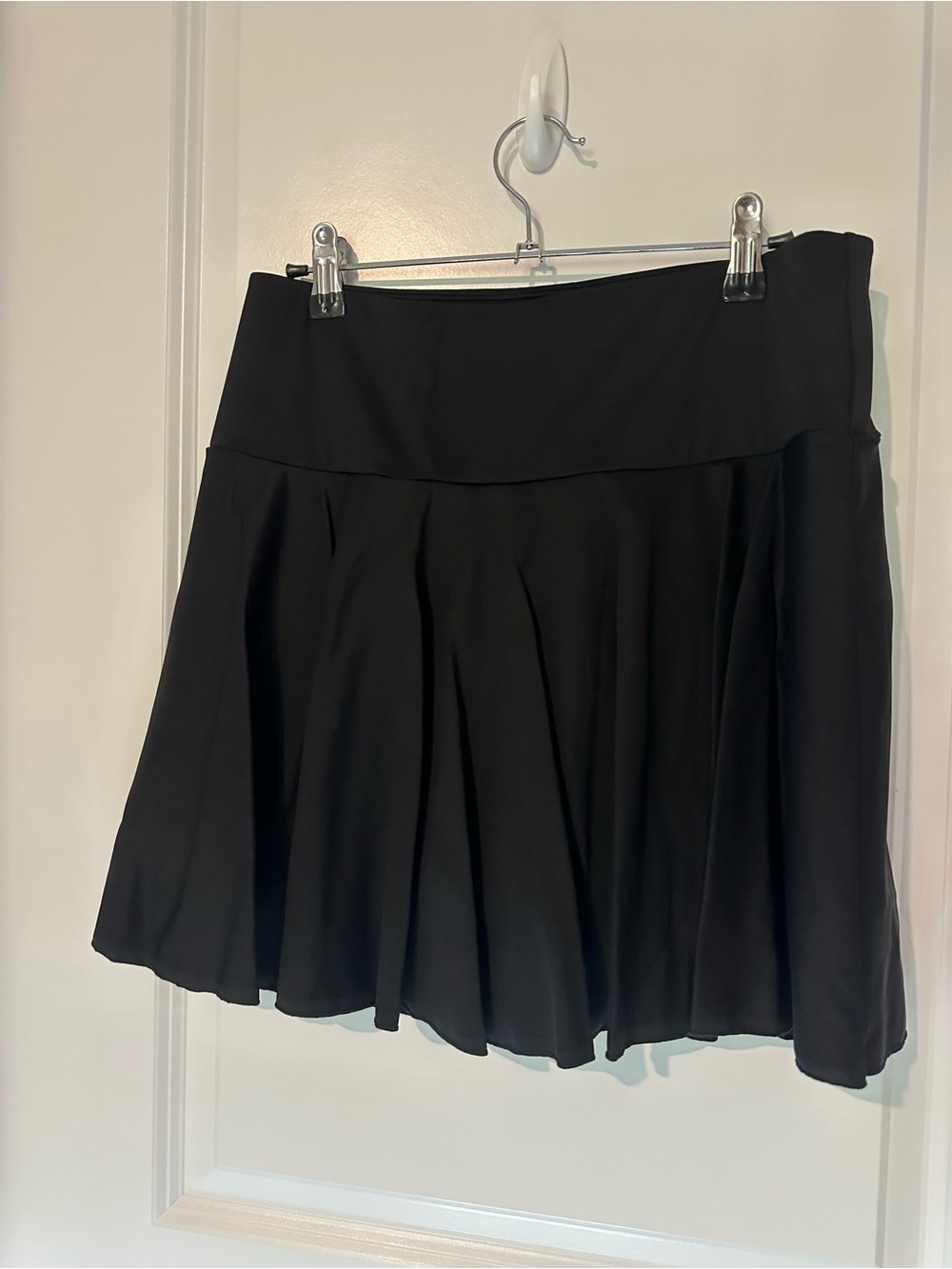 HALARA Size L Black Pleated Women's Skirt with Built-In Shorts and Pockets - Picture 1 of 4
